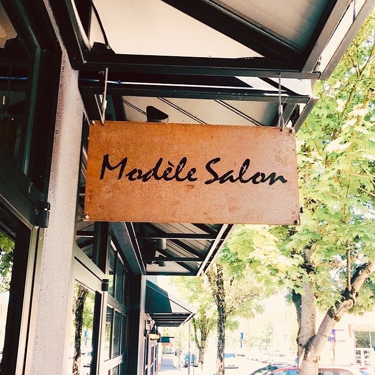 Modele Salon in Oregon City, OR