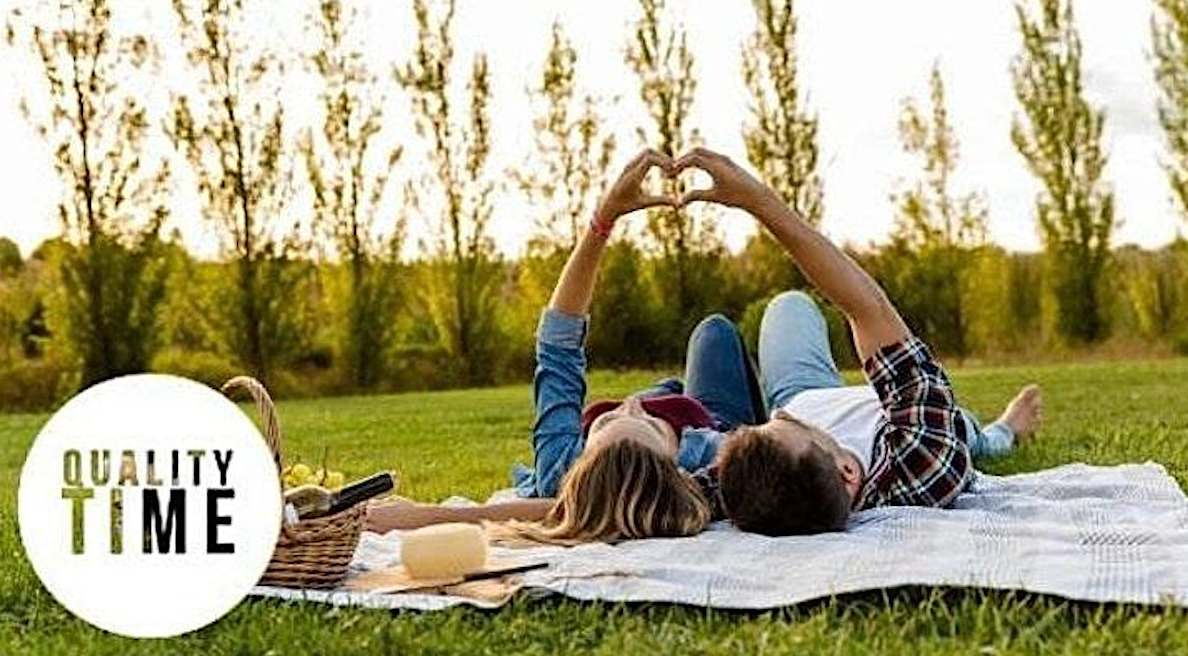 Pop-Up Park Picnic: Couple Date Night in Oregon City, OR