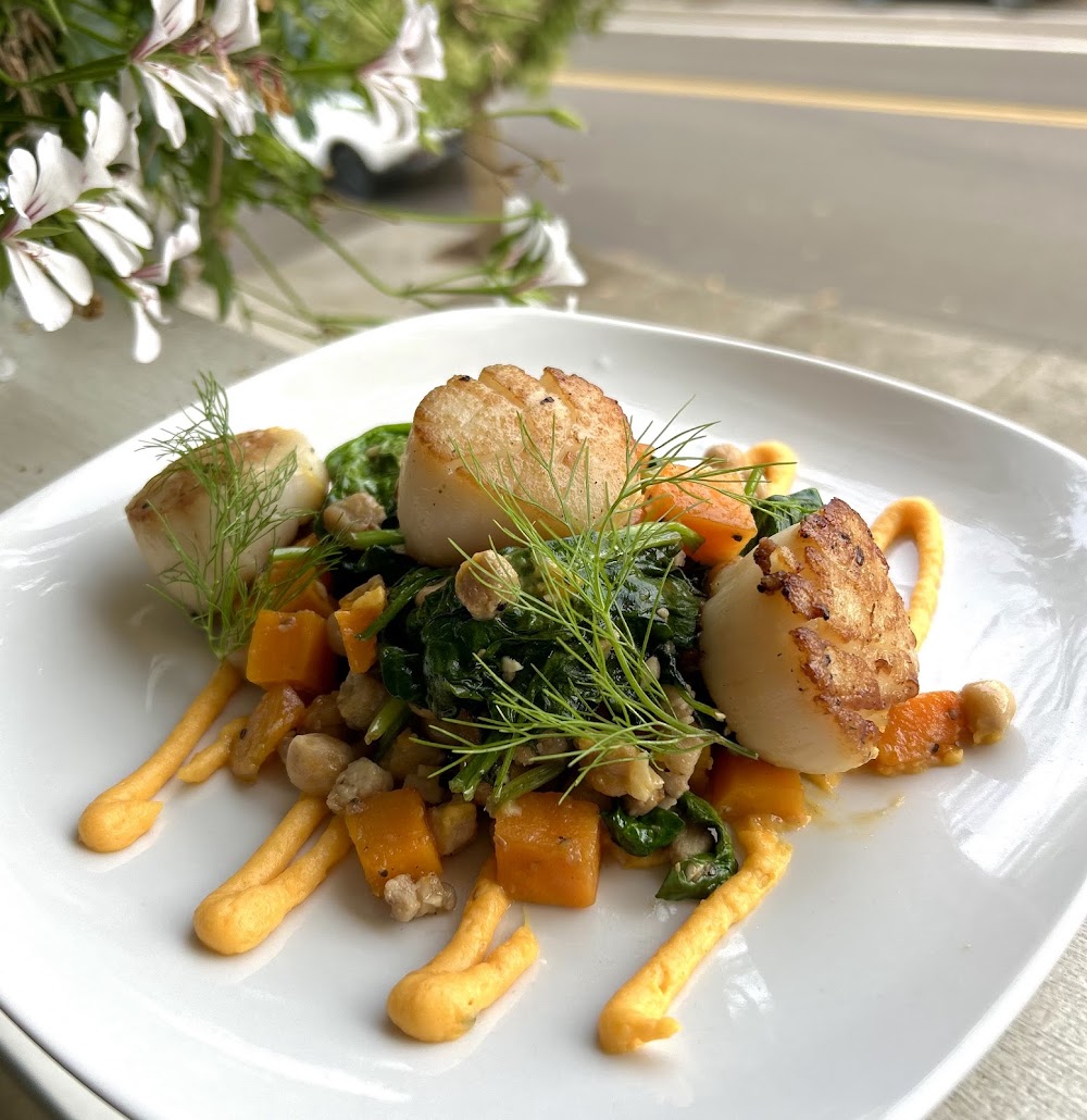 A Taste of Tradition: Howell's Restaurant Serves Up Oregon City's Best